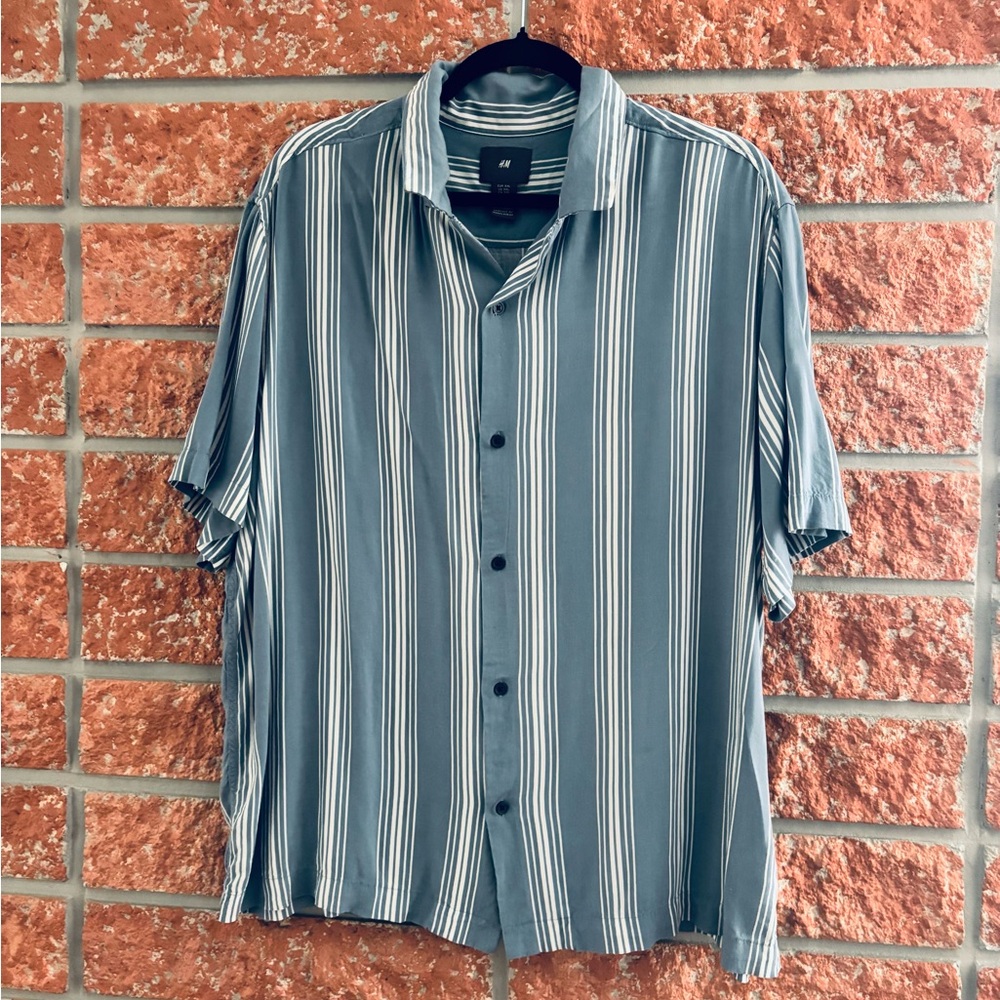 H&M Men's Blue Striped Button Down Shirt